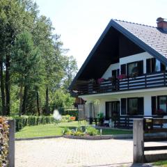 Lake House Apartment