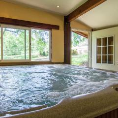 Cozy Cottage in Bourgnac with bubble bath