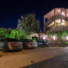 Šanić Apartments 518