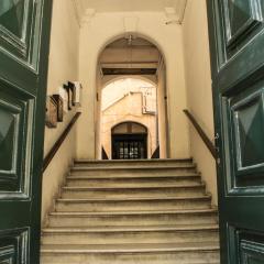 Vincenti Strait Street Suite