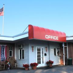 Budget Host Crestview Inn