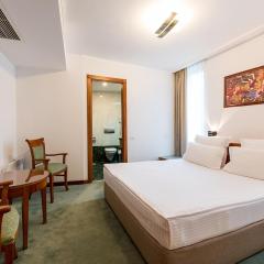 Hotel Duke Romana City Center