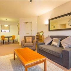 Super CENTRAL Cambridge Flat For Up To 4 People