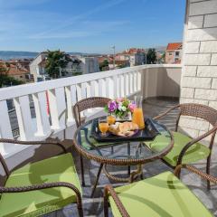 Apartments Lovric with sea view