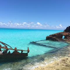 Bimini Seaside Villas - Pink Cottage with Beach View