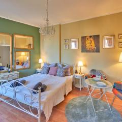 Old City Romantic Studio with FREE private parking