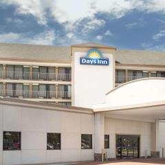 Days Inn by Wyndham Columbus-North Fort Moore