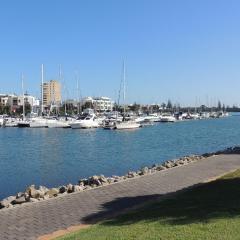 Glenelg - Marina Retreat