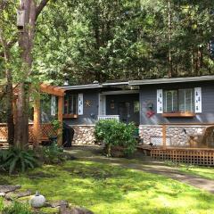 Sticks and Stones Cottage-Arbutus Grove