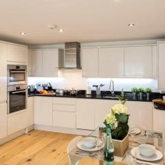 Finchley Central - Luxury 2 bed ground floor apartment