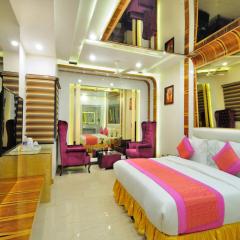 The Gold Regency - 02 Mins from New Delhi Railway Station