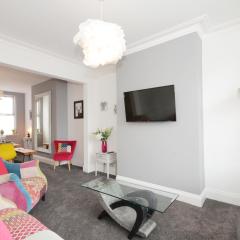 York Boutique House- spacious & stylish with free parking