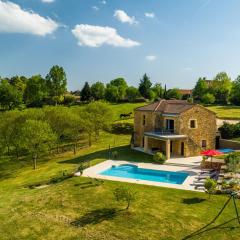 Peaceful holiday home with pool