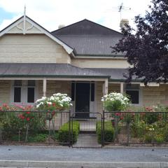 Tin House in Tanunda