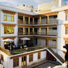 Ree Hostel
