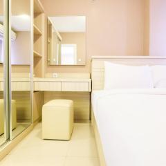 Easy Access to Mall 2BR Green Pramuka City Apartment By Travelio