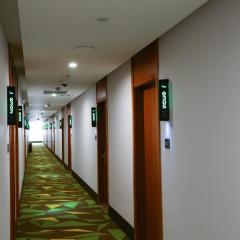 青皮树上海金山区金山国际商贸城卫宏路酒店