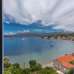 New apartment with terrace and sea view