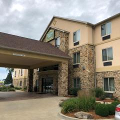 Countryview Inn & Suites