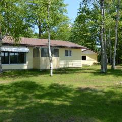 Lakeside Bills Bay Cabin