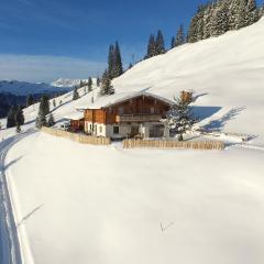Wallegg Lodge - Alpine Premium Chalet - Ski In-Ski Out - Real Alpine Location Saalbach