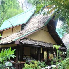 悬崖边小屋宾馆