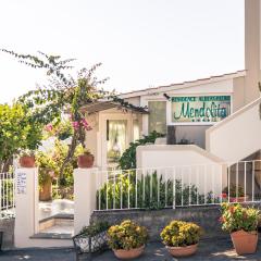 门多利塔酒店