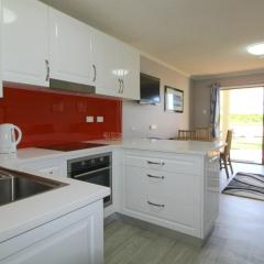 Beachfront 2 25 Willow Street