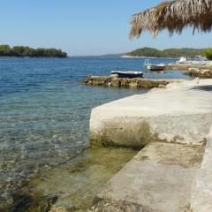 Apartments near the sea Marinovic