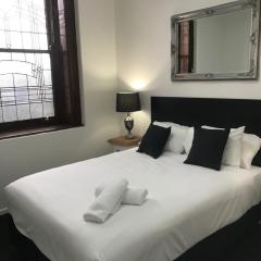 CROWN CENTRAL BUSINESS DISTRICT MOTEL - NO UNDER 18s