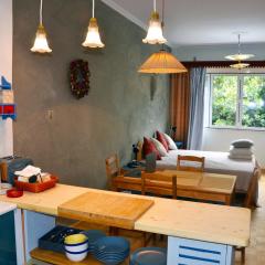 Mia's cozy flat in Ermou, 3 min from "Monastiraki"