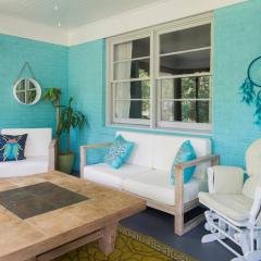 Boho by the Water! 1750sqft - Fishing & sleeps 10!