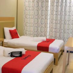 RedDoorz Plus @ AS Fortuna Cebu