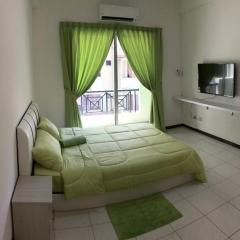 Api Api Centre Apartment Homestay