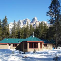 HI Castle Mountain - Hostel