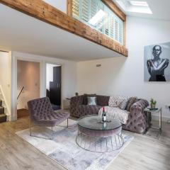 The Penthouse, Opposite Sale Metrolink, Includes Free Parking
