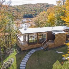 Modern Chalet with Mountain and Lake view by Reserver.ca