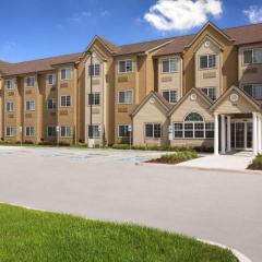 Microtel Inn & Suites by Wyndham Kenedy Karnes City