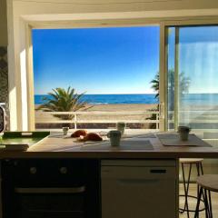 "PLAGE" Splendide Vue Mer depuis la chambre et le salon cuisine, 20m de la plage!