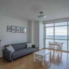 APARTAMENTO EN PRIMERA LINEA DE PLAYA RiAZOR