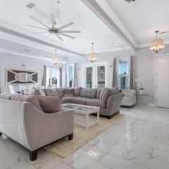 Stunning Penthouse in the Heart of the City