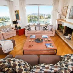 Athens luxurious apartment - sea view!