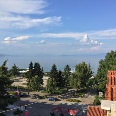 Lake view apartment! 200m2