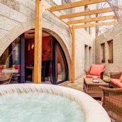 Jacuzzi & Secret Garden in David's Village by FeelHome