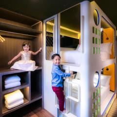 CUBE Family Boutique Capsule Hotel at Chinatown