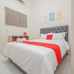 RedDoorz near Ciputra Golf Surabaya