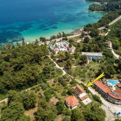 GREEN and BLUE VILLA