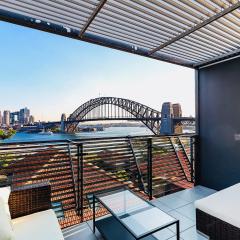 Breathtaking Sydney Harbour penthouse Enjoy Vivid from your balcony
