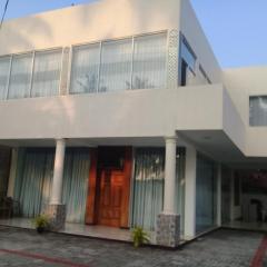 VILLA ARIANNA