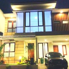Fams Homestay by FH Stay
